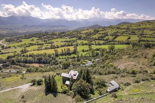 Casa en Ger. Casa independiente en venta en ger, con 302 m2, 6 habitaciones y