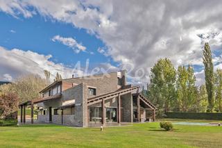Casa  Lluis barba. Espectacular casa en tartera