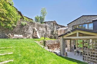 Casa  N/a. Casa singular rehabilitada en ger