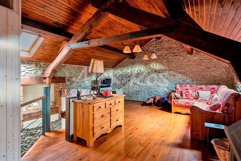 Foto c070a057-8b6b-4963-b846-d219d8cd82df. Casa  de pueblo en Err