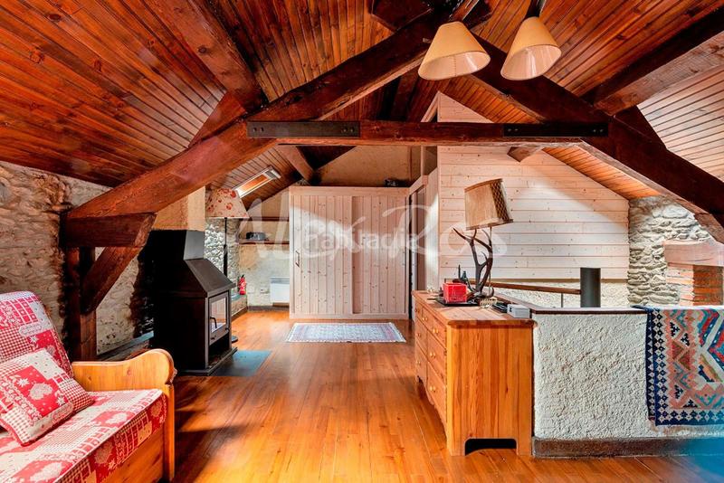 Foto f12e8bc6-d598-47d4-891d-93b0da1cb4c0. Casa  de pueblo en Err