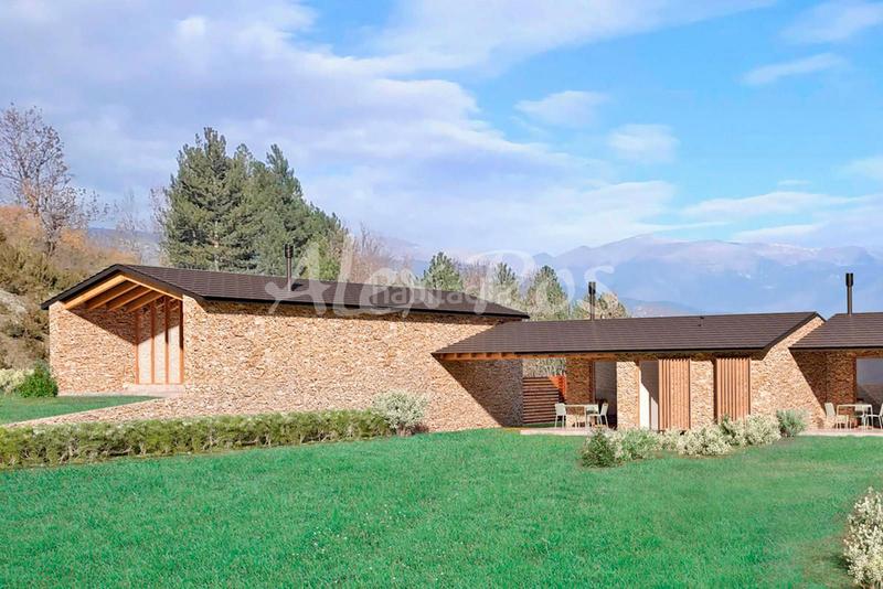 Foto b0202cdc-c856-436d-a0f8-1b3ed6b93dc7. Casa amb aparcament a Bellver de Cerdanya