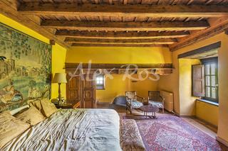 Casa  N/a. Finca rehabilitada al lado de llivia