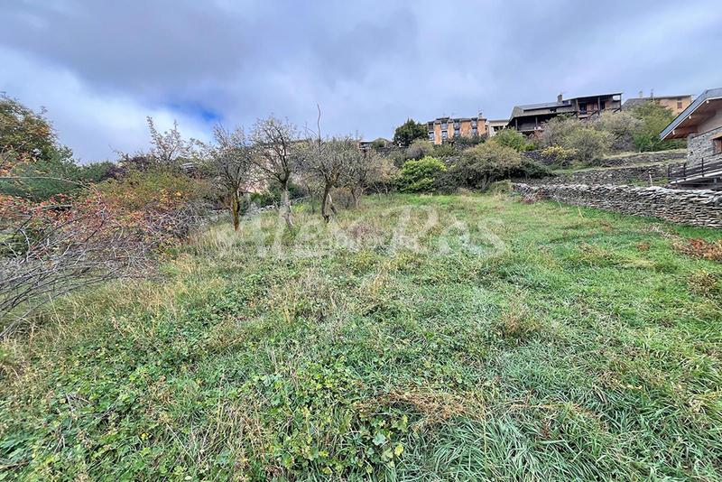 Foto 9cae250a-2c3d-49b8-b1f0-d81f904b8d55. Fondo rustico in Osseja