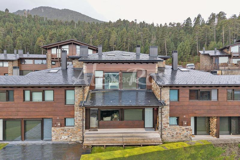 Foto 4c93a3f4-ba60-48f3-9b2d-db0bf92b9745. Casa con riscaldamento parcheggio in Molina (La)