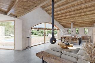 Casa  De baix. Impactante casa en masos de pals