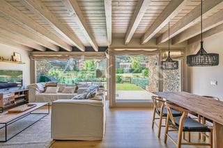 Casa  Pirineus. Casi a estrenar, en zona residencial de alp, jardín privado y co