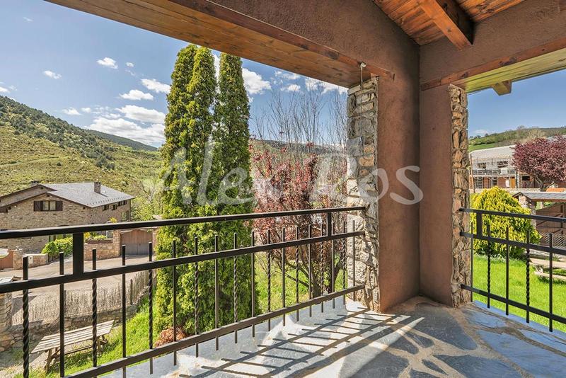 Foto 1aa0ec11-1c56-4f8d-a051-a62428c2c5cc. Casa con riscaldamento parcheggio in Isòvol