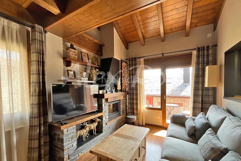 Foto b1d5d6cb-cd4b-4c8d-a042-2ab181e3fcf4. Zweistöckige wohnung mit heizung parking in Bellver de Cerdanya