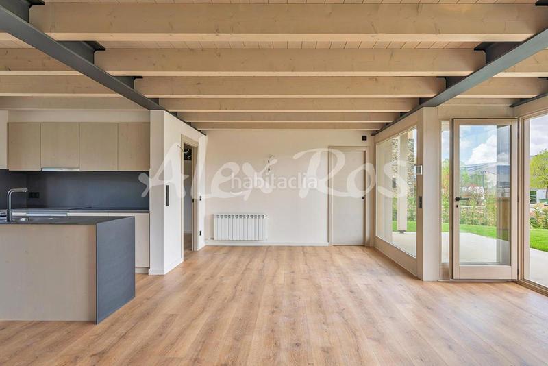 Foto 488998a9-a22d-4726-a0a3-5c28706b687d. Casa  independiente de obra nueva en Alp