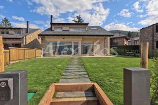 Maison  Pirineus. Casa independiente de obra nueva en alp