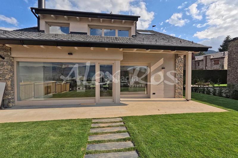 Foto a4f70a0e-ada4-42c1-be50-22e7542ca3da. Casa  independiente de obra nueva en Alp