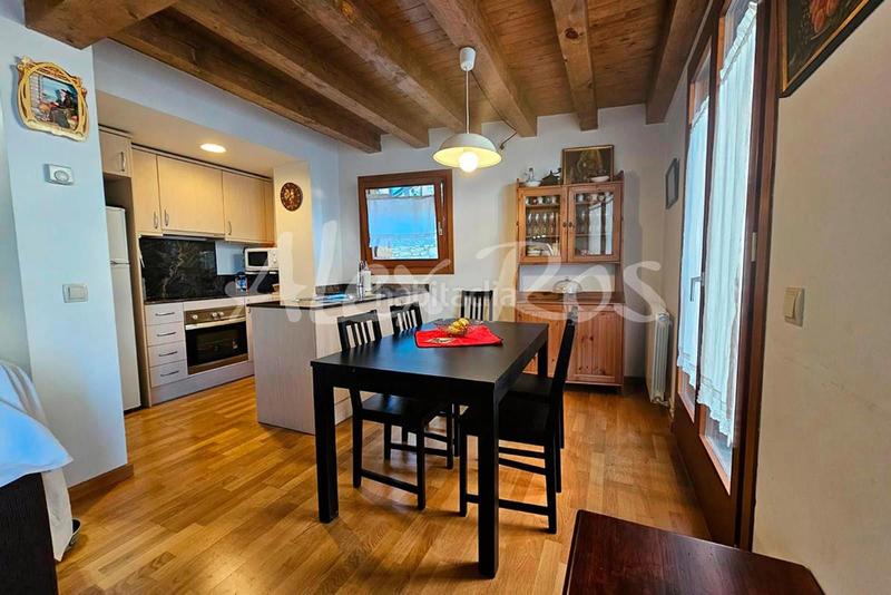 Foto 36ea0440-c8a4-4c52-b9c4-4bce55f4783d. Duplex avec parking dans Alp