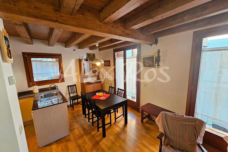 Foto e90e045a-2061-47f3-8981-ce60ccd3c94a. Duplex avec parking dans Alp