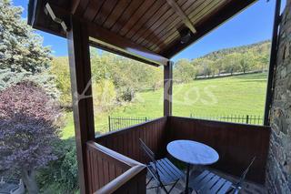 Casa  Major. Casa esquinera en urtx con terraza y vistas a la montaña