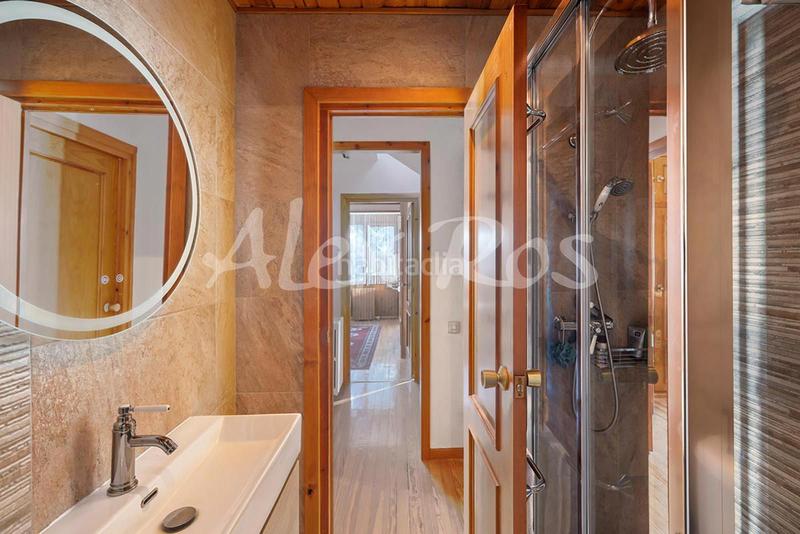 Foto 7cea0ae7-b9ed-4fe5-8e16-c1f9d8d26625. Casa amb aparcament a Fontanals de Cerdanya