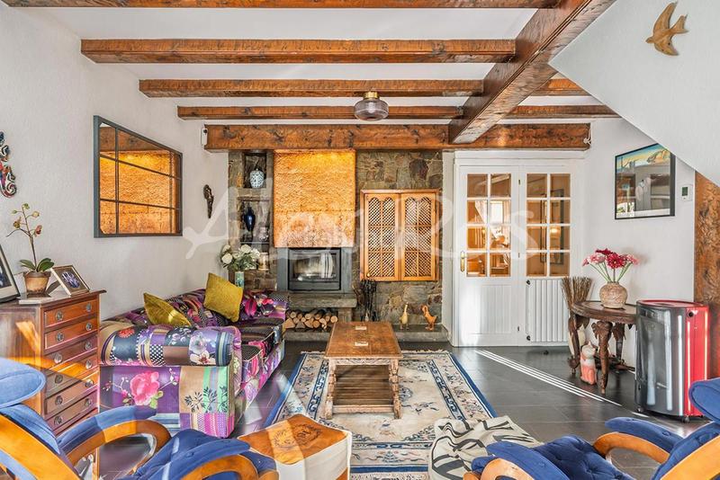 Foto b209eaae-10b9-4175-ae9f-c5bf803a9d36. Casa amb aparcament a Fontanals de Cerdanya