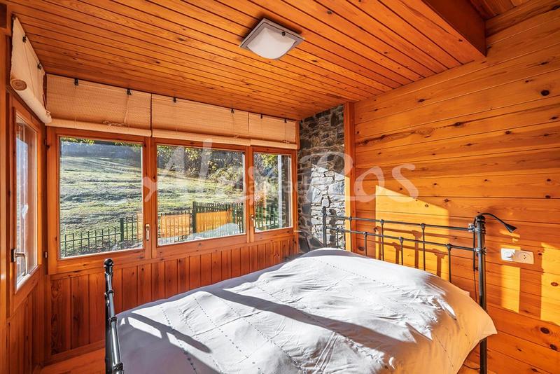 Foto b8e0e63e-5eb8-41e9-9f5e-f1ac2bddec9b. Casa amb aparcament a Fontanals de Cerdanya