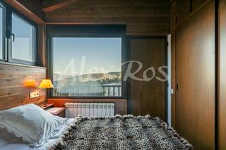 Casa  Avinguda masella. Casa esquinera a pie de pistas en masella, terraza