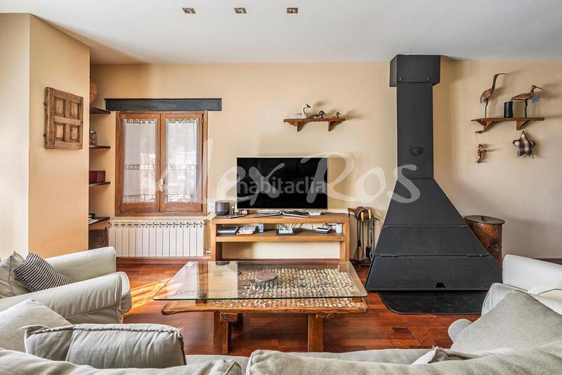 Foto 879d1e83-6357-4c88-b84e-b6785f42cc2d. Maison avec chauffage parking dans Bolvir