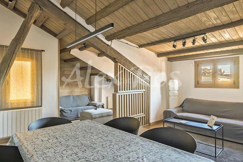 Foto 0535b2b2-0bda-4f11-9779-64d7d95ff7d8. Àtic amb calefacció a Puigcerdà