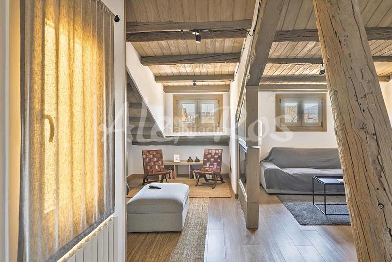 Foto 9d9a0cf8-c85c-413e-a7e8-12a2c93958b0. Àtic amb calefacció a Puigcerdà