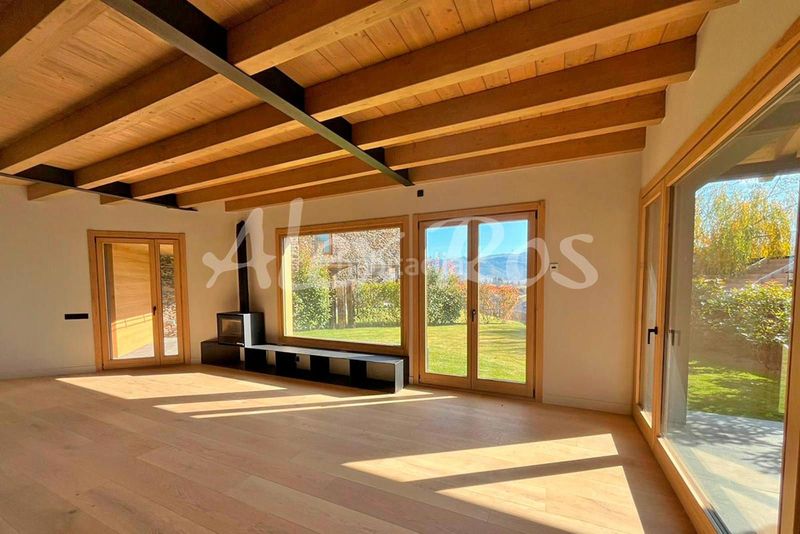 Foto 1df6f890-b330-4358-811f-1a159116f809. Casa amb calefacció aparcament a Bolvir