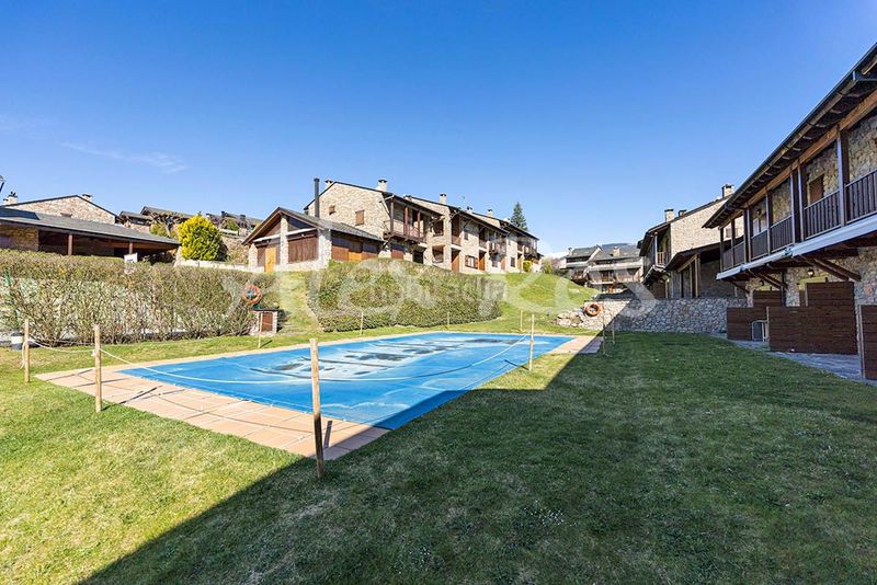 Foto 5b04548c-f389-4486-be65-bd933877baa4. Casa amb aparcament a Isòvol