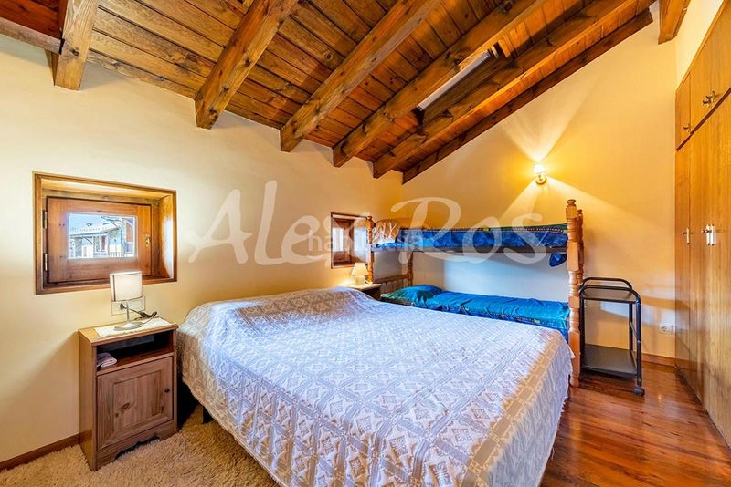 Foto 5dfc155f-78fc-4973-b1cf-f7064df74e40. Casa amb aparcament a Isòvol