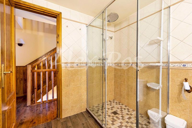 Foto 60b6e6f9-9089-4249-bb8f-7588e0fdff42. Casa amb aparcament a Isòvol