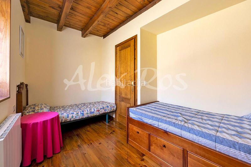 Foto a2ee9b8b-8caf-44e5-8954-f2cdd500178d. Casa amb aparcament a Isòvol