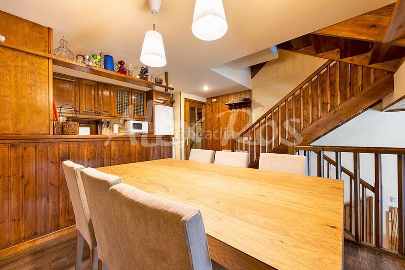 Foto a8fb3ab0-2ebe-4419-b860-4c82a8f8aaa0. Casa amb aparcament a Isòvol