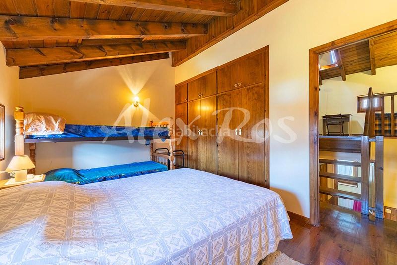 Foto e67cdcd3-cd99-4aff-963b-ce92d2d7a5e4. Casa amb aparcament a Isòvol