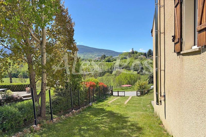 Foto 6fbdee1b-6007-4b32-8671-11273cd3320d. Casa amb aparcament a Estavar