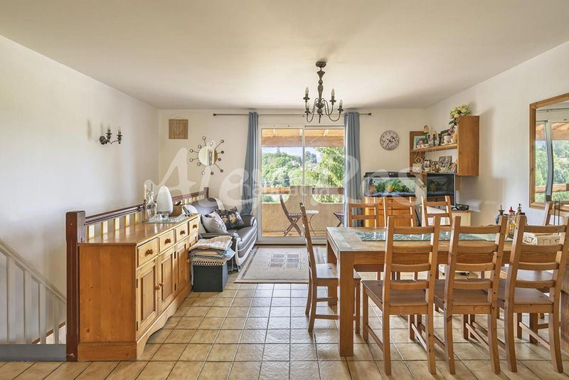 Foto 94aa46cc-72f8-4802-b73e-b253f022de71. Casa amb aparcament a Estavar