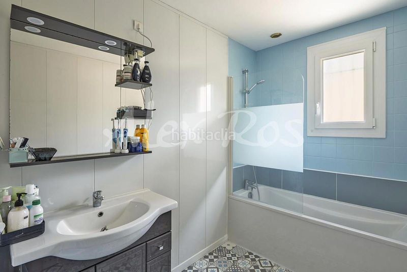 Foto a40b80bd-e9b7-4422-a92b-f46271b34ae7. Casa amb aparcament a Estavar