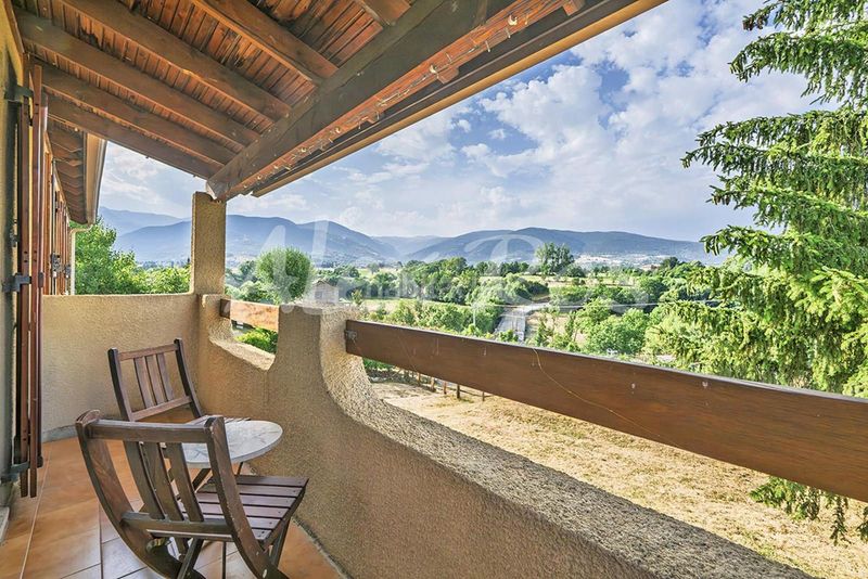Foto c23023ce-4050-4877-8731-16221e616298. Casa amb aparcament a Estavar