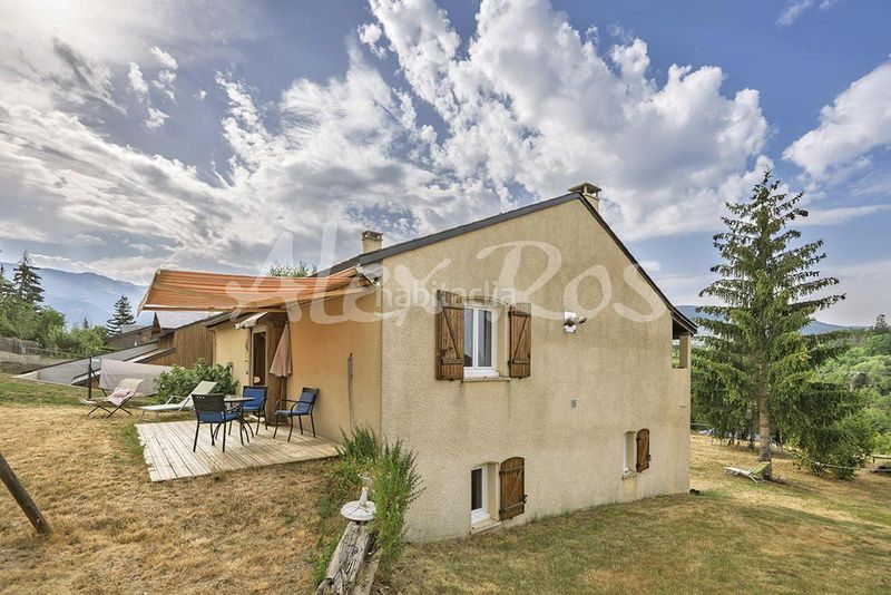 Foto e2b512f7-ab0c-419e-9566-656c40ad4353. Casa amb aparcament a Estavar