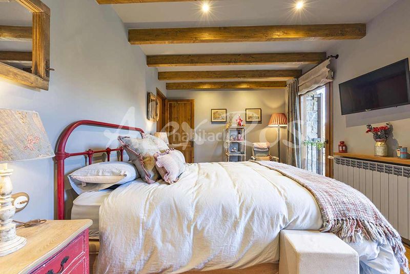 Foto af5d65f5-73b8-40bd-83fe-c29c36329260. Casa amb calefacció a Urús