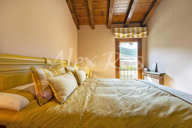 Foto e0cca8bf-c0a5-4726-addb-aba2e98e0a14. Casa amb calefacció a Urús