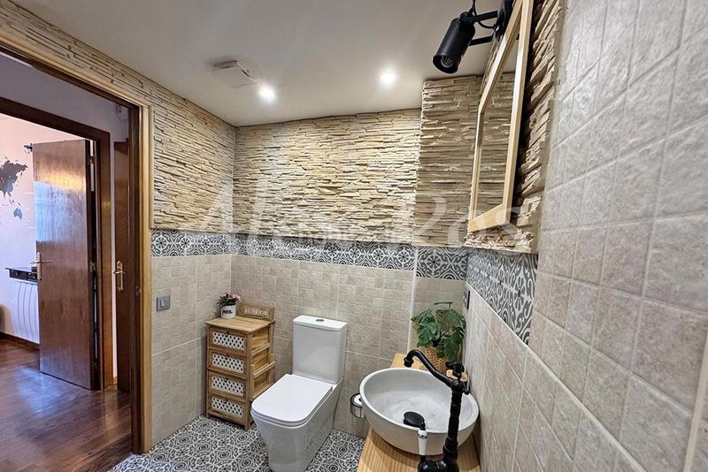Foto 36c72c50-6a3a-4ad7-8b61-faf5ff8e2949. Apartamento  reformado con ascensor, parking y trasteros en Bellver de Cerdanya