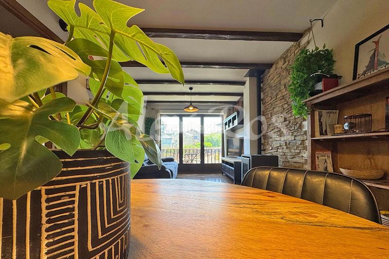 Foto 93a17da2-5470-432d-a0e2-bd7274003c4c. Apartamento  reformado con ascensor, parking y trasteros en Bellver de Cerdanya