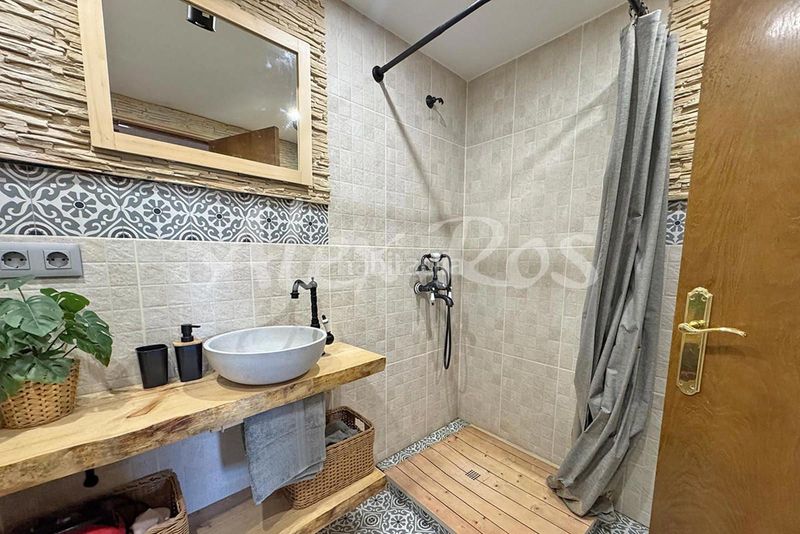 Foto e3ee16b8-1538-42f6-b594-915915ad998e. Apartamento  reformado con ascensor, parking y trasteros en Bellver de Cerdanya