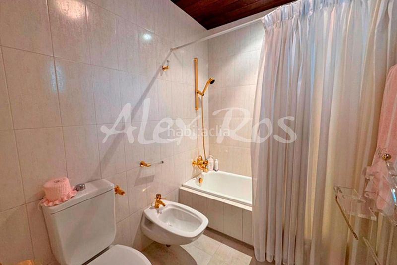 Foto 53c5b776-2307-4a6a-99ea-d8f1a16cf88a. Casa amb calefacció aparcament piscina a Seu d´Urgell (La)