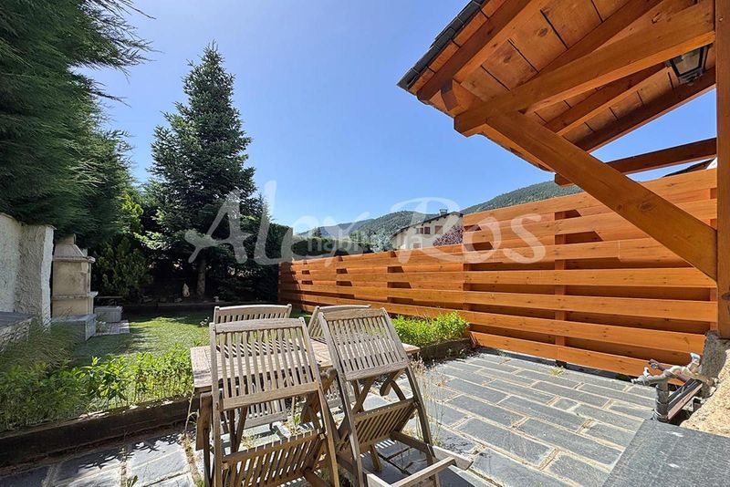 Foto 5d7df4ad-4992-4de6-b051-94f910177992. Casa amb calefacció aparcament a Err