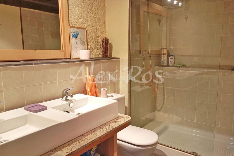 Foto 5eb48c9c-e347-470a-827c-7edf82331506. Casa amb calefacció aparcament a Err