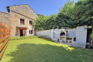Maison  Camí de nuria. Casa de pueblo en err