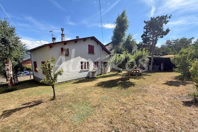 Foto b20dc3c1-e2f2-4f7b-8053-ef6485a5add4. Casa amb calefacció aparcament a Estavar
