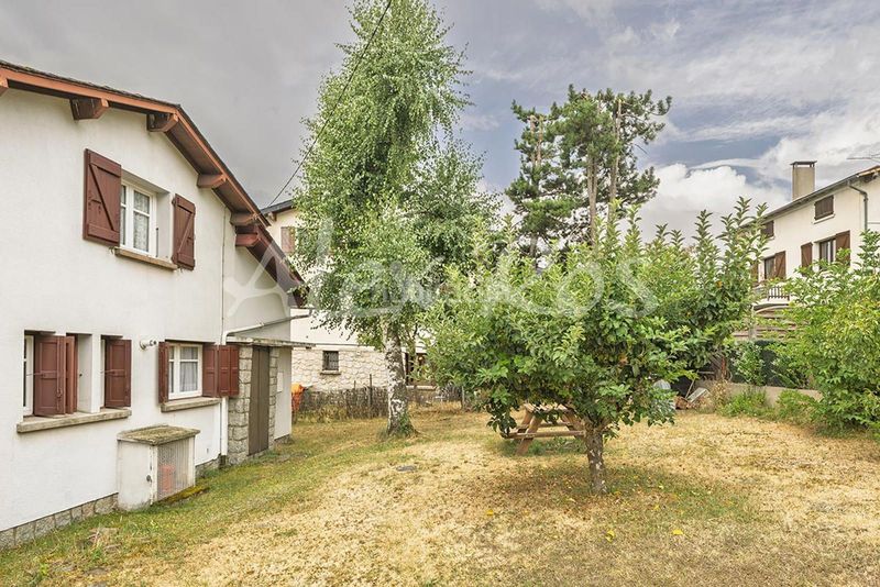 Foto c10285fa-ca8a-4c6c-adc3-be7c2be1bc02. Casa amb calefacció aparcament a Estavar