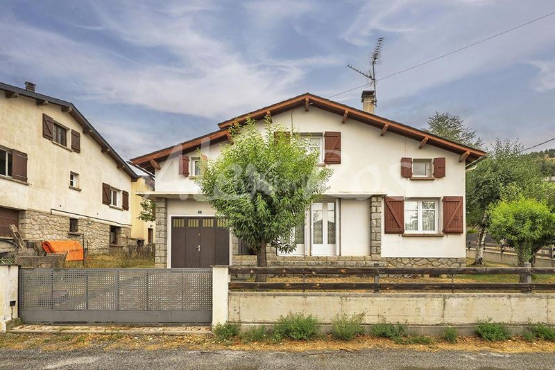 Foto e983ec9d-62b8-4344-8324-031393fc2731. Casa amb calefacció aparcament a Estavar